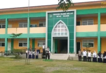 Personel Polsek Riung Tekankan Disiplin dan Anti-Bullying saat Apel di Sekolah