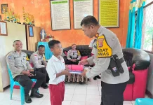 Polres Nagekeo Gelar Kegiatan “Peduli Pendidikan” di SDI Ratedosa
