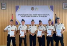 Rutan Larantuka Sematkan Pangkat, Lima Pegawai Naik Jabatan