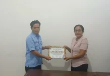 Ketua Majelis GMIT Syaloom Ende Berikan Penghargaan RRI