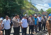 Pemkab Ende Tertibkan 63 Lapak dan Kios di Sempadan Pantai Ndao