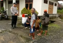 Bhabinkamtibmas Kelurahan Susu Aktif Sambangi Warga, Perkuat Kamtibmas di Bajawa