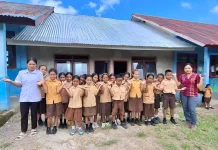 PLN UIP Nusra Bangun Dua Ruang Kelas SDN Ara Manggarai
