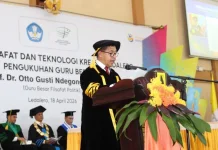 Dikukuhkan, Guru Besar Otto Gusti Tegaskan Kekuasaan Berpihak pada Pinggiran