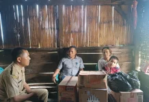 Tinggal di Bangunan Bekas PAUD, Balqis Terima Bantuan dari Dinsos Manggarai