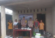 Bhabinkamtibmas Polsek Lelak Gelar Aksi Sosial "Sabtu Tulis" di Desa Lentang