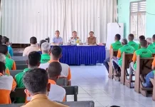 Rutan Bajawa Bagikan e-KTP bagi 32 Warga Binaan