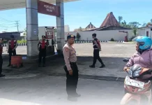 Sat Samapta Polres Ngada Pantau Distribusi BBM di SPBU