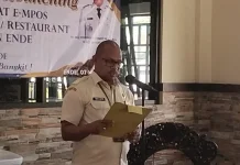 Bapenda Ende Pasang E-MPOS di Rumah Makan