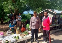 Polsek Bola Patroli Pasar Habibola Cegah Perjudian