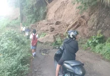 Longsor Terjang Ruas Jalan Woltopo–Wolowona, Pengendara Diminta Waspada