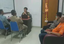 Polsek Soa Serahkan Tersangka Kasus Penganiayaan ke Kejari Ngada