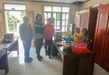 Kawal Gizi Anak, Bhabinkamtibmas Ngada Pastikan Higienitas Paket MBG