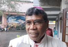 Uskup Agung Ende Letakkan Batu Pertama Aula Katedral Jelang 100 Tahun Paroki