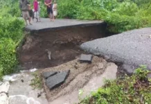 Akses Jalan Riung-Pota Putus Total