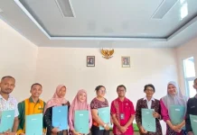 Kemenag Manggarai Timur Serahkan Dokumen Perjanjian Kerja PPPK 2024