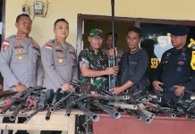 Warga Adonara Timur Serahkan Senjata Rakitan Secara Sukarela