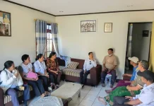 Dinsos Salurkan Bantuan bagi Keluarga Terdampak Kebakaran di Satar Tacik
