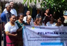 Rumah BUMN PLN Latih UMKM Tenun Pewarna Alami