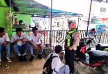 Satlantas Flores Timur Edukasi Pelajar Tertib Berlalu Lintas