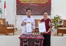 Ketua STPM Santa Ursula Ende Teken Kerja Sama dengan Kepala LPP RRI Ende