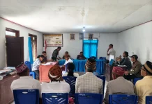 Kawal Demokrasi Tingkat Desa, Babinsa Satar Mese Amankan Pendaftaran Calon Kades