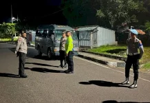 Patroli Malam Polres Flotim Jaga Keamanan Kota Larantuka