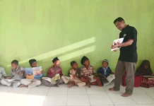Delapan Titik Baca Layani 240 Anak di Pulau Ende