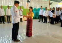 Pelaku Usaha Mikro di Lembata Terima Sertifikat Halal