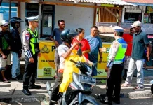 Satlantas Polres Flotim Perkuat Keselamatan Lalu Lintas di Pasar