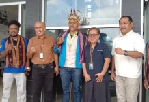 Uniflor Sambut Meriah Kison Kogoya, Juara Tinju Rektor Cup III UPG45 NTT