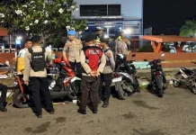 Patroli Malam Polres Flores Timur Jaga Keamanan Kota Larantuka