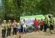 Satlantas Polres Ende Salurkan 15 Ribu Liter Air Bersih untuk Warga Onekore