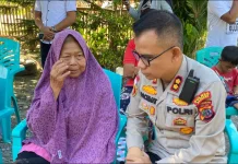 Kapolres Nagekeo Berbagi Kehangatan dengan Lansia