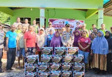 Hari Bhayangkara Ke-80, Polres Nagekeo Salurkan Bansos bagi Warga Danga
