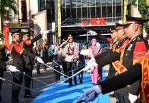 Tradisi Pedang Pora Sambut Wakapolda NTT Brigjen Faizal