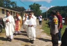 Polsek Riung Kawal Misa Perdana Imam Baru di Riung Barat