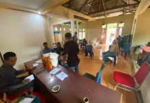 Sebanyak 123 KK di Desa Ipiebang Terima Bantuan Pangan dari Dinsos