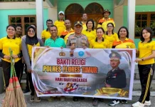 Bhakti Religi di Gereja Ebenhezer Larantuka Pererat Polri dan Jemaat