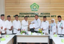 Kemenag NTT Serahkan Dana Hibah, Dukung Sukses MTQ ke-31 Tingkat Provinsi di Nagekeo