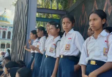 Wapres Gibran Disambut Meriah Pelajar di Ende