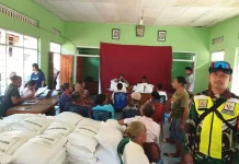 Warga Lewobunga Terima Bantuan Pangan untuk Kebutuhan Pokok