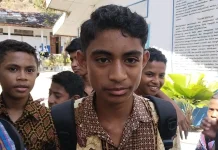 Wapres Gibran Bantu Fasilitas Sekolah dan Hadiah Untuk Siswa SMPN 1 Ndona