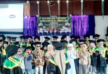 Tangis Haru dan Senyum Ceria Warnai Pelepasan Siswa RA Al-Hikmah Ende