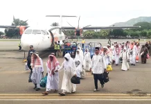 27 Jemaah Haji Ende Tiba dengan Selamat, Keluarga Padati Bandara