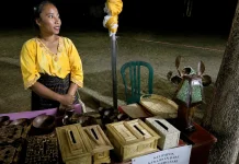 Festival Daun Lontar Dorong Ekonomi Kreatif Wewaria