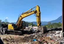 Pemkab Manggarai Kerahkan Alat Berat Bersihkan Tumpukan Sampah di TPA Ncolang