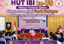 Wabup Manggarai Timur Apresiasi Dedikasi Bidan pada HUT IBI