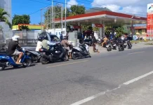 SPBU Gatsu Ende Pastikan Stok BBM Aman meski Antrean Panjang