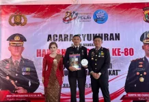 Aktif Layani Warga Pelosok, Polisi Hery Terima Penghargaan dari Polres Manggarai